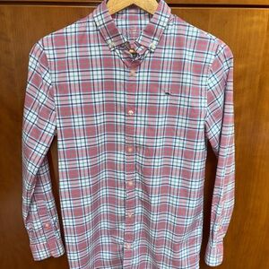 Boys Vineyard Vines Pink and Blue plaid performance Casual Button Down Shirt.